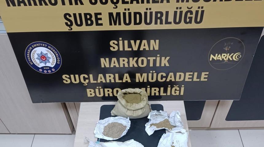 Silvan&rsquo;da uyuşturucu operasyonu: 2 tutuklama