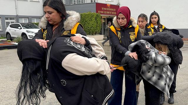 'Profesör' ve 'Firavun' yakalandı! Milyonlarca lira kredi çekmişler