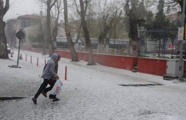 Edirne'de fındık büyüklüğünde dolu yağdı G3