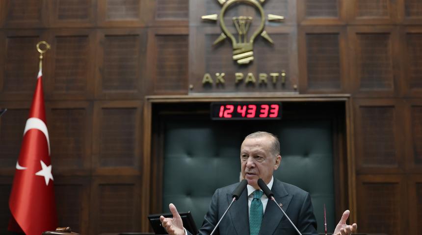 Cumhurbaşkanı Erdoğan'dan &Ouml;zg&uuml;r &Ouml;zel'e sert s&ouml;zler! "Meyhane jargonu ile siyaset&ccedil;ilik oynamaktan vazge&ccedil;sin"