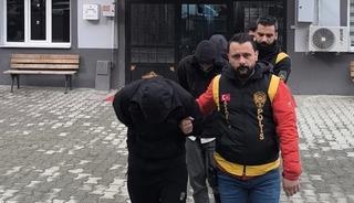 Emekli maaşını gasp eden 4 ş&uuml;pheli tutuklandı