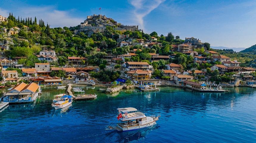 Karada olup, karayolu olmayan tek k&ouml;y! Sadece tekneyle ulaşılabiliyor