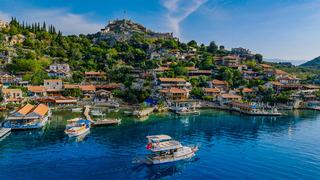 Karada olup, karayolu olmayan tek köy! Sadece tekneyle ulaşılabiliyor
