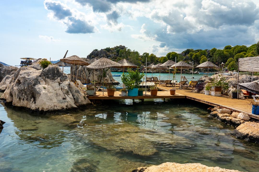 Karada olup, karayolu olmayan tek k&ouml;y! Sadece tekneyle ulaşılabiliyor 4