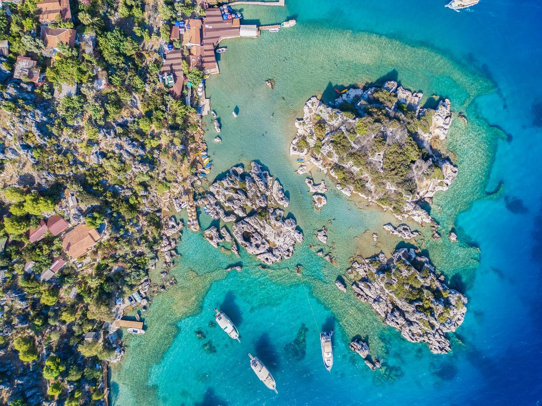 Karada olup, karayolu olmayan tek k&ouml;y! Sadece tekneyle ulaşılabiliyor 3