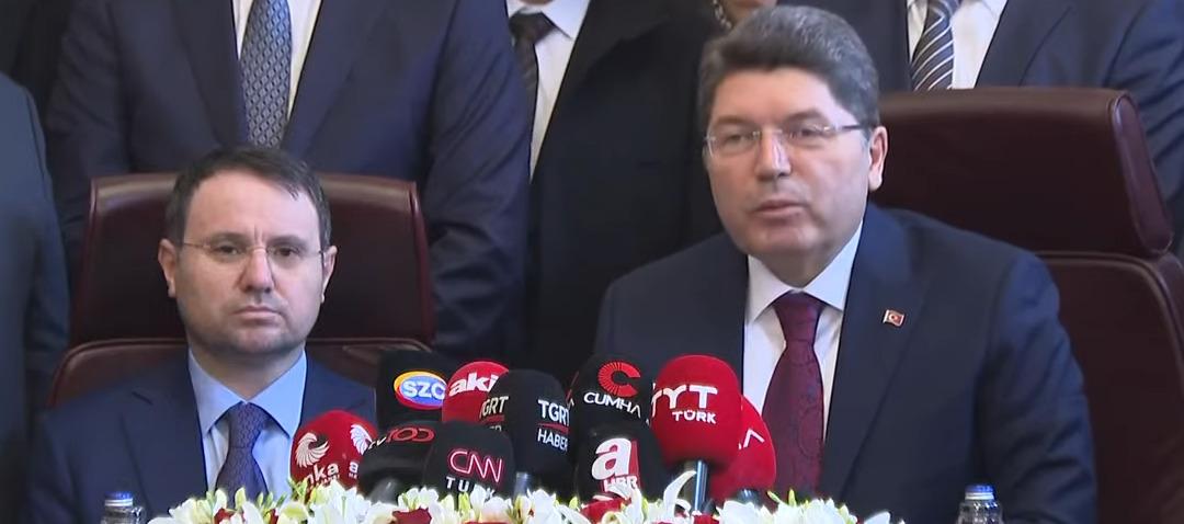 SON DAKİKA | İ&ccedil;işleri ve Adalet Bakanlığı nda devir teslim t&ouml;reni! Verilen mesajlar dikkat &ccedil;ekti 4