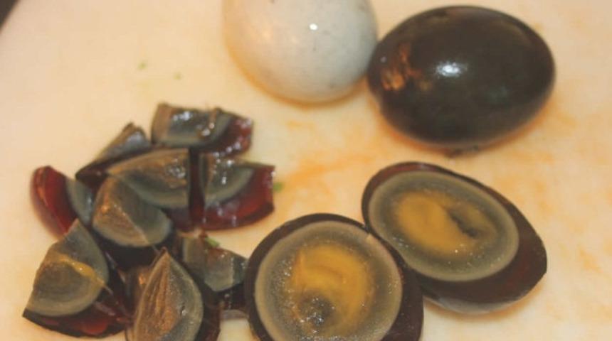 Ona at çişi yumurtası diyorlar! İşte 2,5 ayda oluşan yumurta