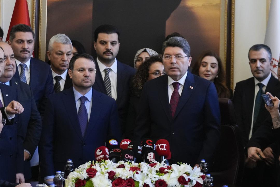 SON DAKİKA | İ&ccedil;işleri ve Adalet Bakanlığı nda devir teslim t&ouml;reni! Verilen mesajlar dikkat &ccedil;ekti 6