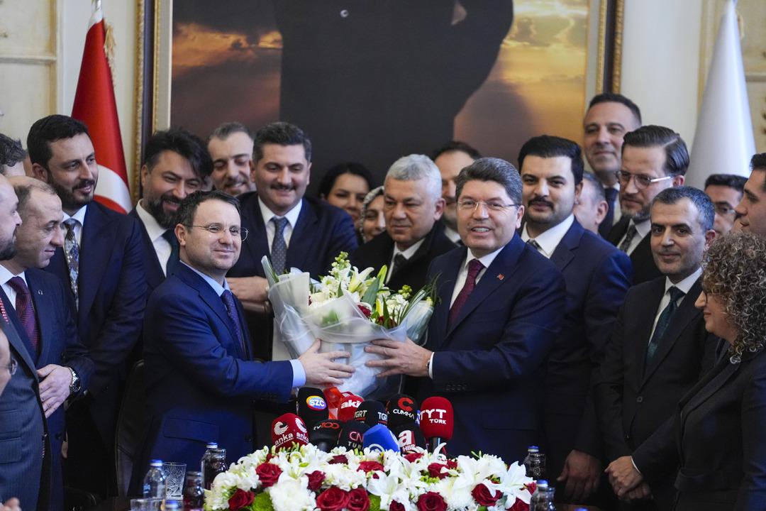 SON DAKİKA | İ&ccedil;işleri ve Adalet Bakanlığı nda devir teslim t&ouml;reni! Verilen mesajlar dikkat &ccedil;ekti 5