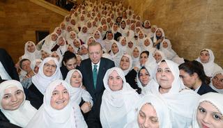 Meclis'e davet etmişti! Hatıra fotoğrafı &ccedil;ektirdiler