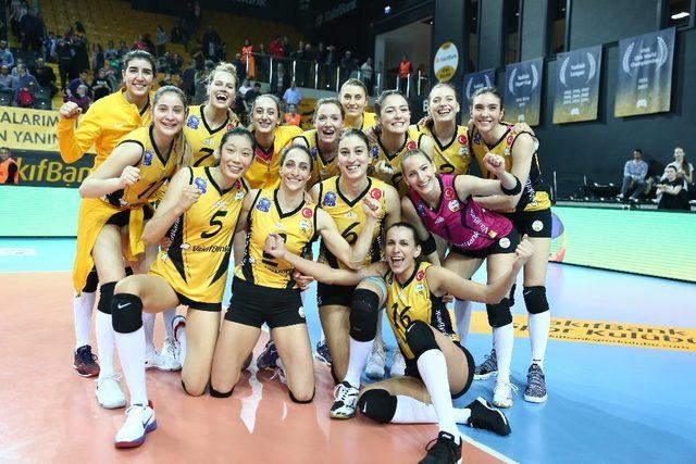 VakıfBank, Sultanlar Ligi’nde finalde