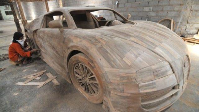 Ağaçtan yapılan Bugatti