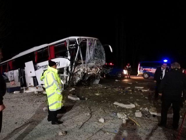 Çorum'da otobüs kazası: 2 ölü, 22 yaralı