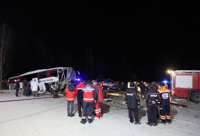 Çorum'da otobüs kazası: 2 ölü, 22 yaralı
