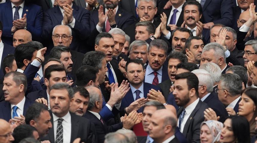 Adalet Bakanı Akın G&uuml;rlek: "Kararlılıkla ve azimle &ccedil;alışmaya devam edeceğiz"