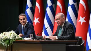 Son dakika: Cumhurbaşkanı Erdoğan ile Yunanistan lideri Mi&ccedil;otakis'ten &ouml;nemli mesajlar: "Sorunlar &ccedil;etrefilli ama &ccedil;&ouml;z&uuml;ms&uuml;z değil"