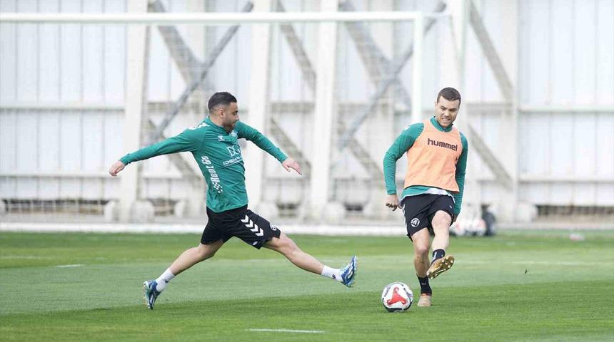 Konyaspor, Corendon Alanyaspor ma&ccedil;ı hazırlıklarını s&uuml;rd&uuml;rd&uuml;