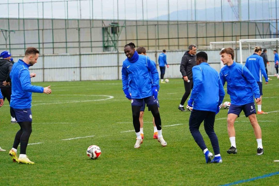 &Ccedil;aykur Rizespor, Gen&ccedil;lerbirliği ma&ccedil;ı hazırlıklarını s&uuml;rd&uuml;rd&uuml; 2