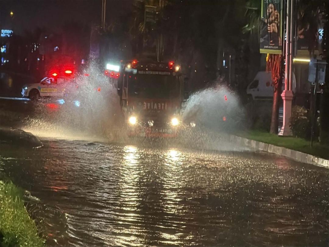 Bodrum&rsquo;da yağış uyarısının ardından okullara 1 g&uuml;n ara verildi 1