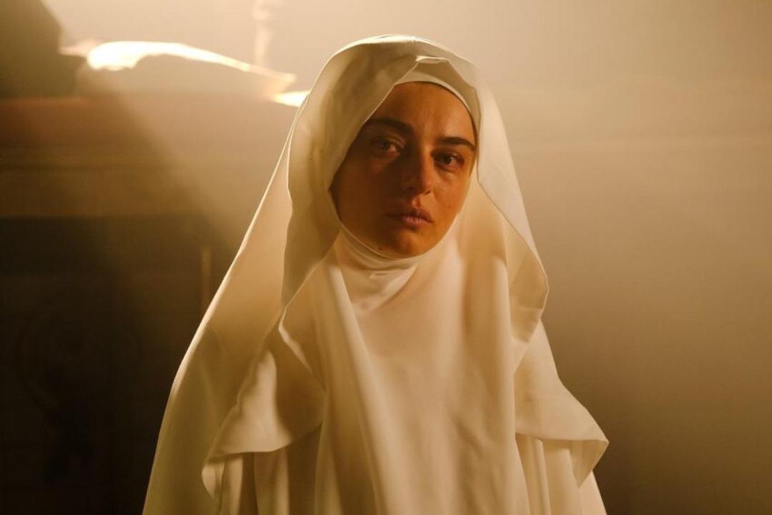 Ayça Ayşin Turan yeni rolü için tesettüre girdi! Son haline yorum yağdı 3