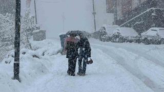 Hakkâri’de kar 20 köy ve 38 mezra yolu ulaşıma kapandı