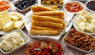 Sahurda t&uuml;ketmeyin! Susuzluğu iki katına &ccedil;ıkarıyor