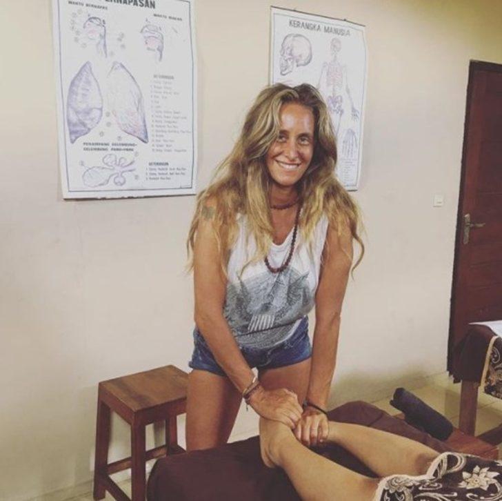 İstanbul'un sosyetik ismi saati 10 dolara masaj yapıyor! G1