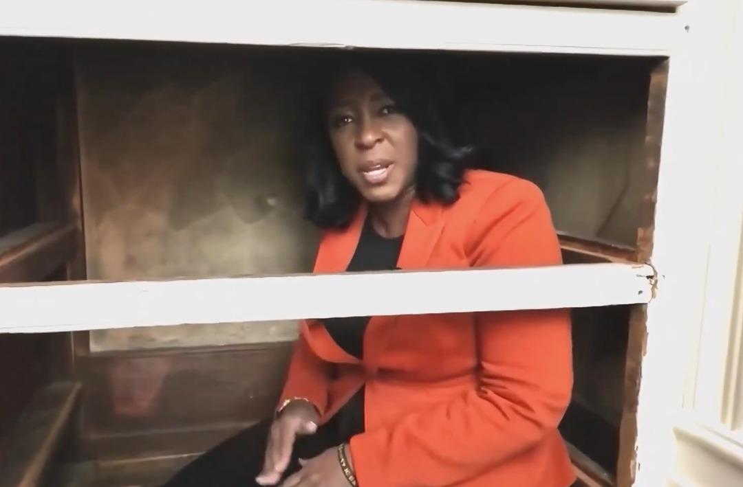 Şans eseri bulundu! Şifonyerin altından yeraltı demiryolu ge&ccedil;idi &ccedil;ıktı 3