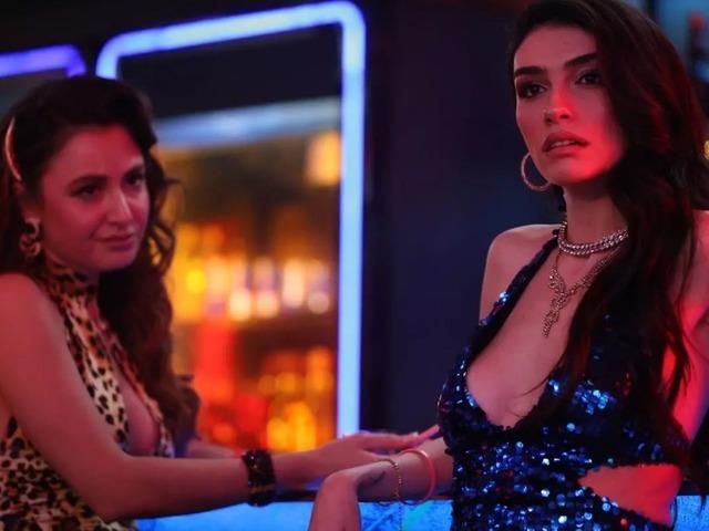 Seyirci yine tatmin olmadı!  'Pavyon klibi gibi'  