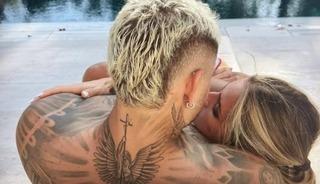 &Ouml;p&uuml;şme g&ouml;r&uuml;nt&uuml;lerine tepki g&ouml;sterdi! 'Tam bir rezalet'