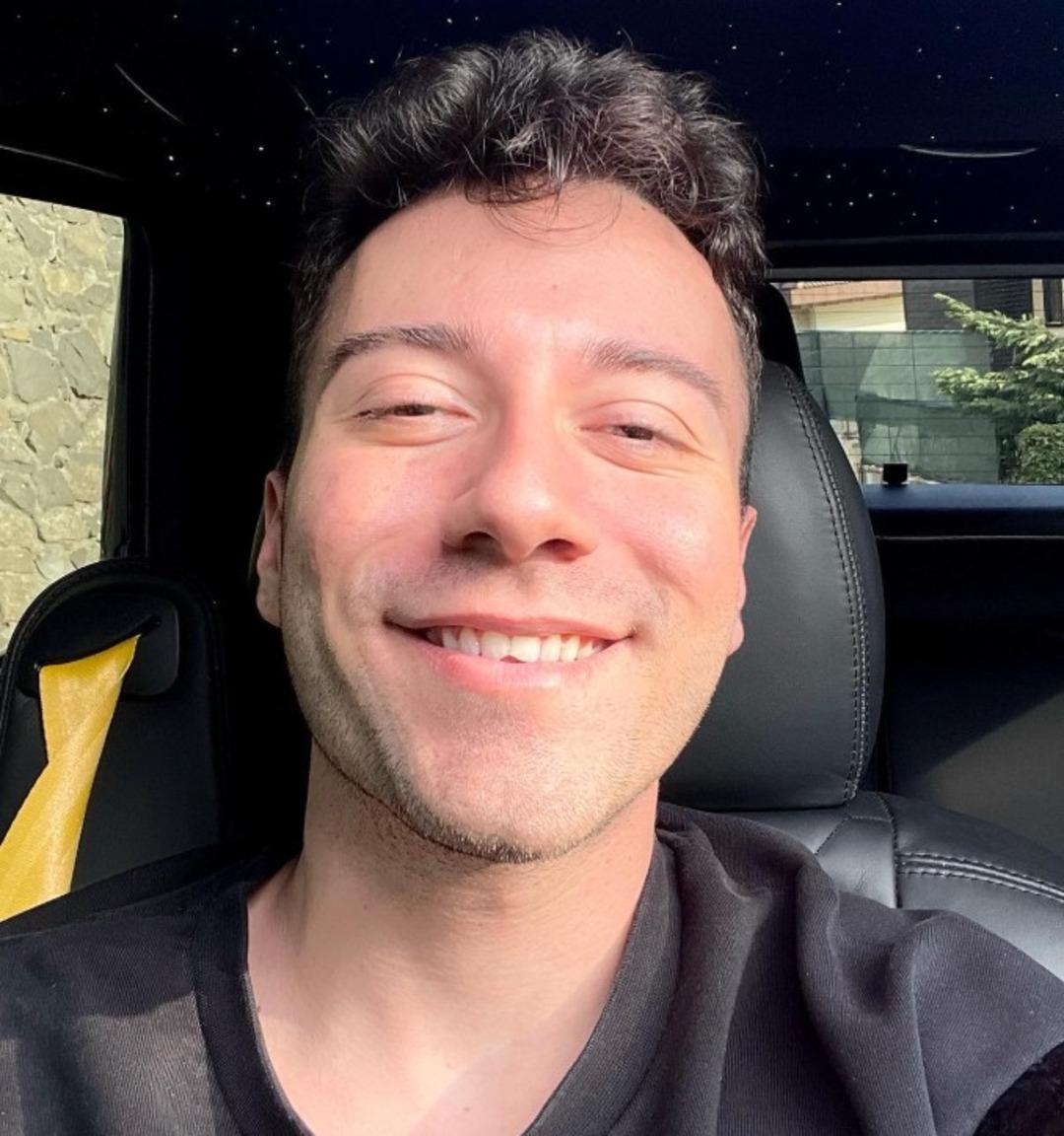 Yakalama kararı &ccedil;ıkartılmıştı! Fenomen Enes Batur g&ouml;zaltında 1