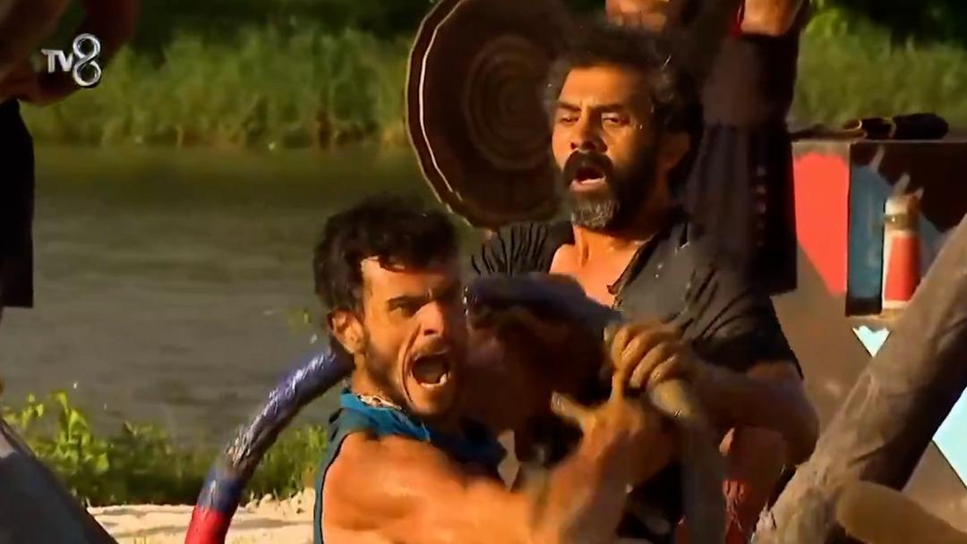 Survivor da yer yerinden oynadı! Bayhan ve Engincan arasında ipler gerildi!  Diskalifiye  iddiası g&uuml;ndemde  2