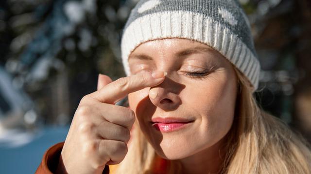 Soğuk hava cilt bariyerini zayıflatıyor! Kışın cildinizi korumanın altın kuralları