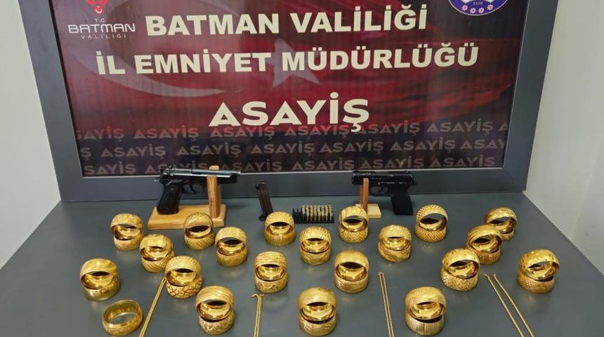 Batman'daki kuyumcu soygununa ilişkin 5 ş&uuml;pheli tutuklandı