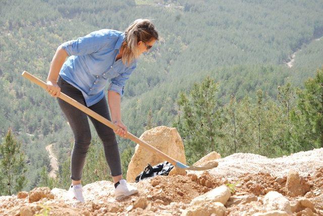 Gönül Elçileri Silifke’de fidanları toprakla buluşturdu