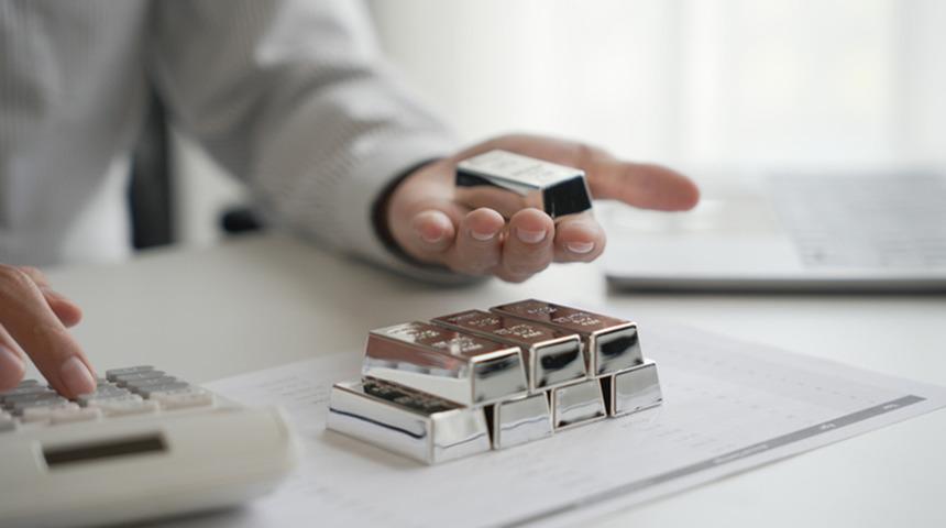 G&uuml;m&uuml;ş fiyatları i&ccedil;in uzmanlardan uyarı! 'Ger&ccedil;ek değerinin &uuml;zerinde'