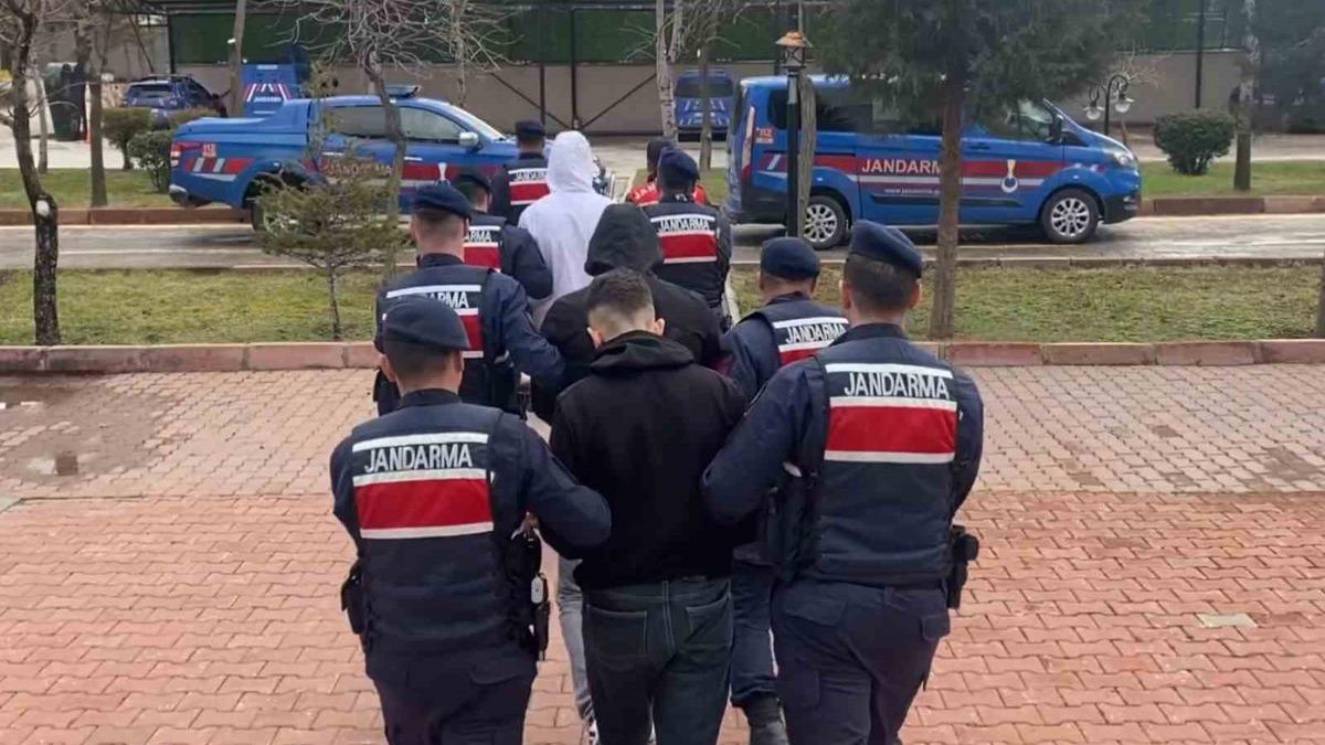 Aksaray’da jandarmadan 6 adrese eş zamanlı uyuşturucu baskını