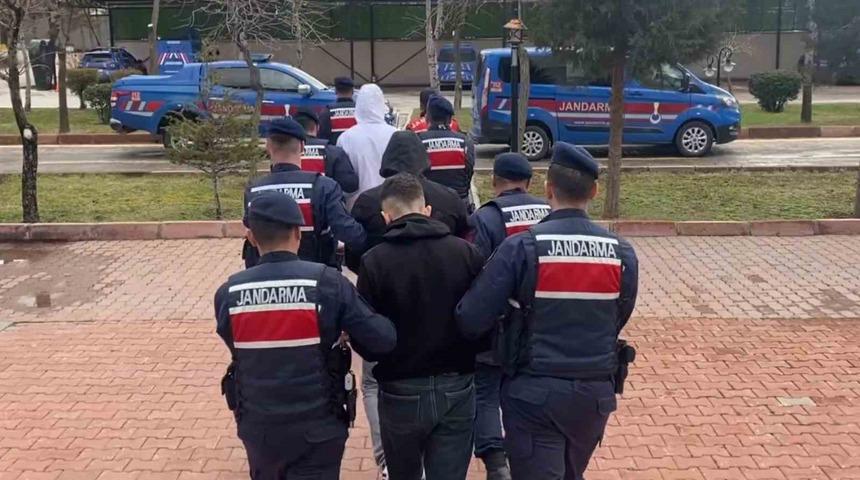 Aksaray&rsquo;da jandarmadan 6 adrese eş zamanlı uyuşturucu baskını