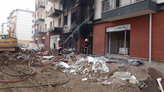 Malatya&rsquo;da şantiyede korkutan yangın 4