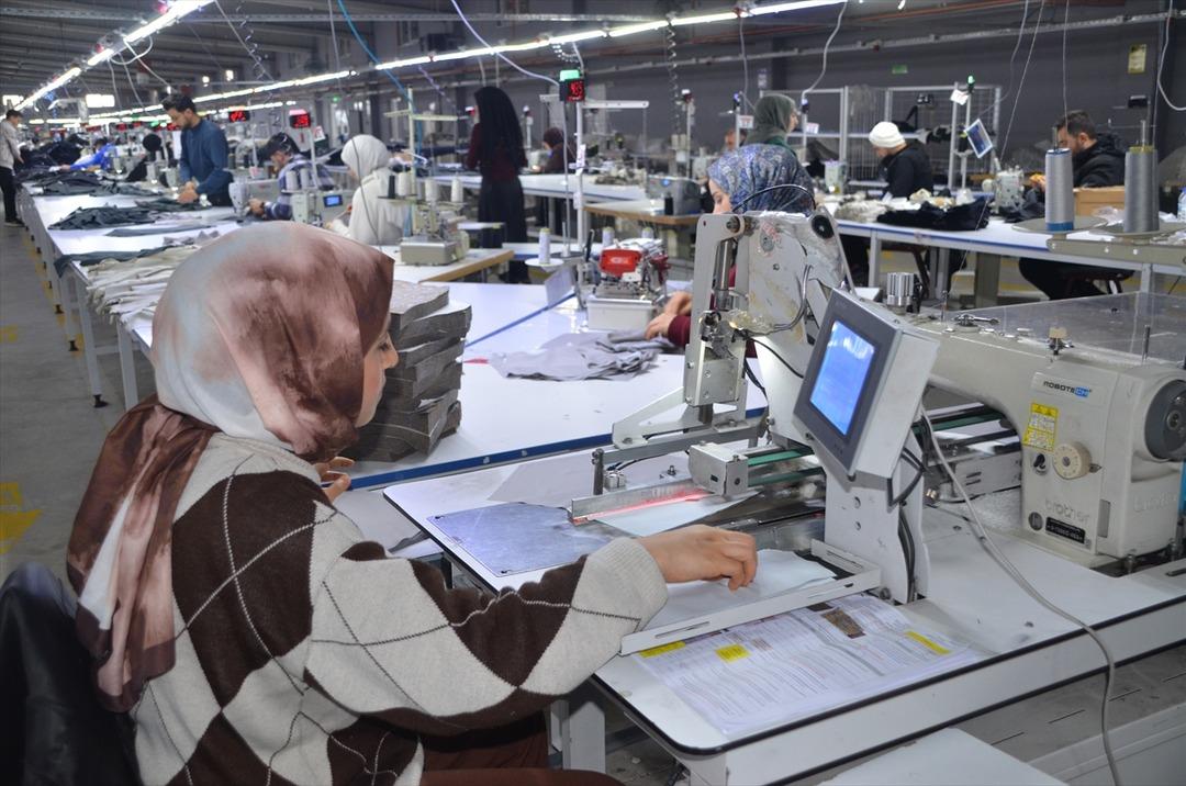 İş&ccedil;i olarak başladı fabrikat&ouml;r oldu! 11 &uuml;lkeye g&ouml;nderiyor, 1300 tane &uuml;retiyor 1