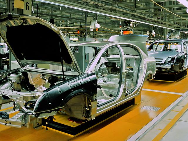 Otomobil devinden şok karar! 20 bin kişi işten &ccedil;ıkartılacak