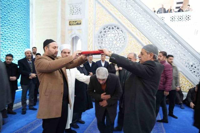 Muş&rsquo;ta bir kişinin &ouml;l&uuml;m&uuml;yle başlayan husumet barışla sonu&ccedil;landı 3