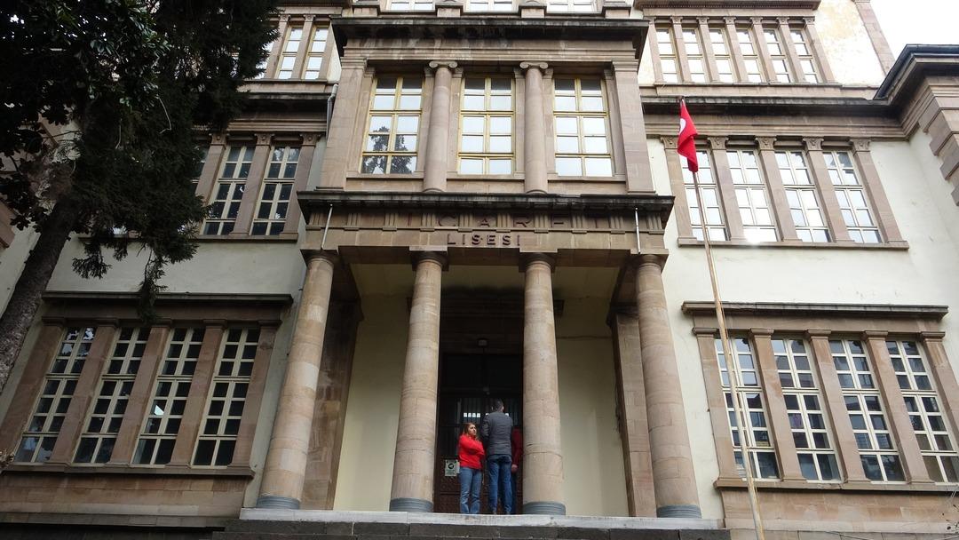 120 yıllık binalarda asırlık ısıtma sistemi 5