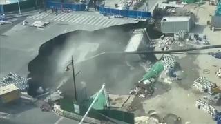 Yer yarıldı, dev çukur her şeyi yuttu! Çinlilerin soğukkanlılığı hayrete düşürdü