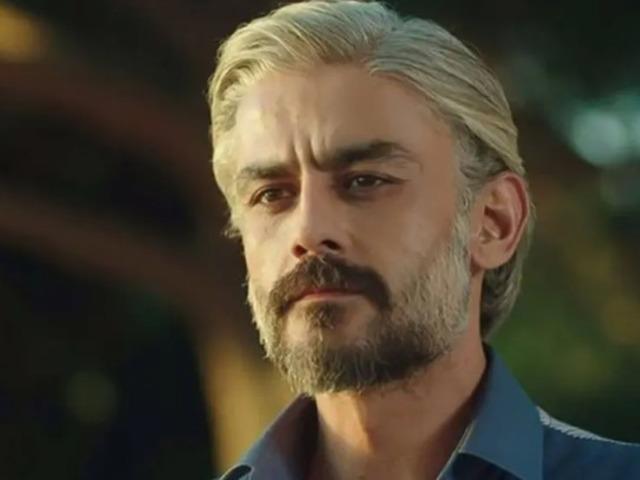 Kanbolat G&ouml;rkem Arslan'a acı veda! &Uuml;nl&uuml; isimler akın etti, g&ouml;zyaşlarını tutamadı