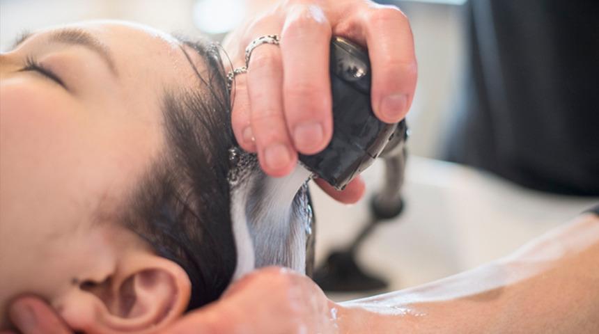 Japonların sa&ccedil; yıkama rit&uuml;eli neden viral oldu?