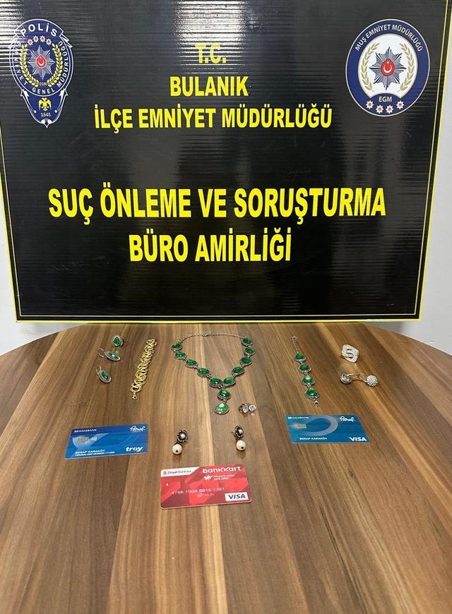 Bulanık&rsquo;ta huzur uygulaması: Silah ve uyuşturucu madde ele ge&ccedil;irildi 1