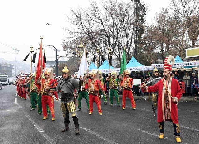 Kurtuluş destanının 106&rsquo;ıncı yılında Kahramanmaraş tek y&uuml;rek oldu 5