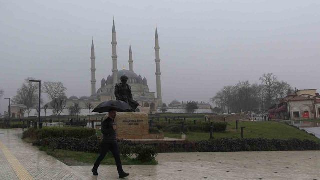 Edirne&rsquo;de yağmur etkili oldu, cadde ve sokaklar g&ouml;le d&ouml;nd&uuml; 2