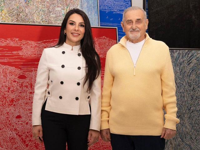 SM Sanat katkılarıyla hayata ge&ccedil;en &ldquo;Devrim Erbil: G&ouml;ky&uuml;z&uuml; &Ouml;yle Maviydi Ki&rdquo; izleyiciyle buluşuyor